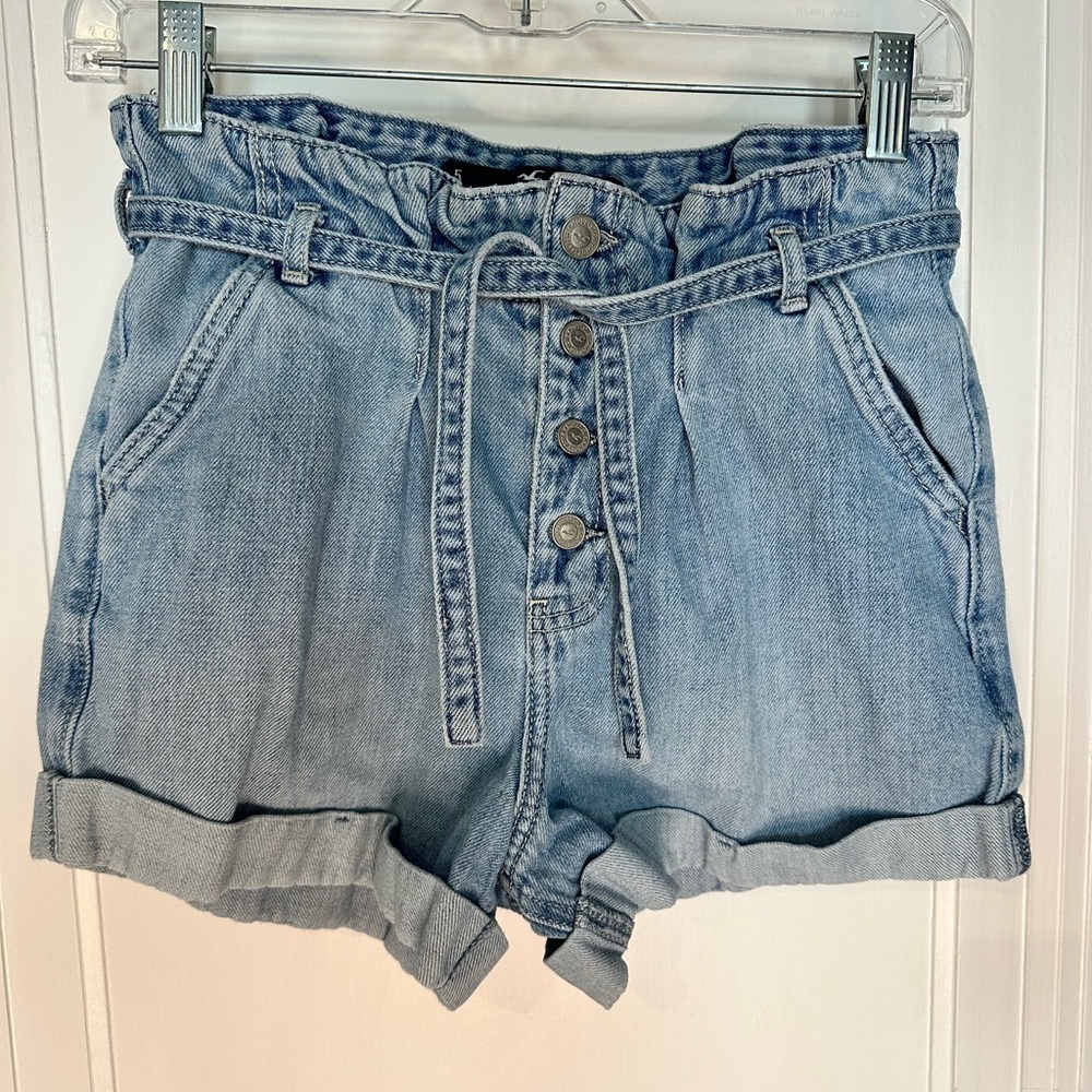Hollister Ultra High Waisted Shorts W27
